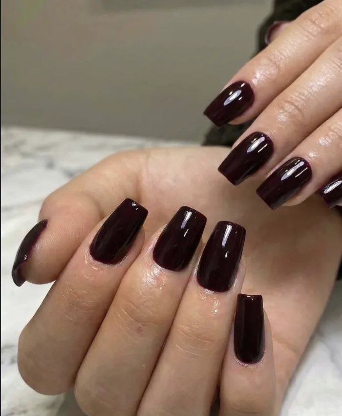 Extension d'ongles en gel forme carrée